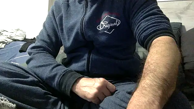 curioushetero online show from 03/06/25, 08:37