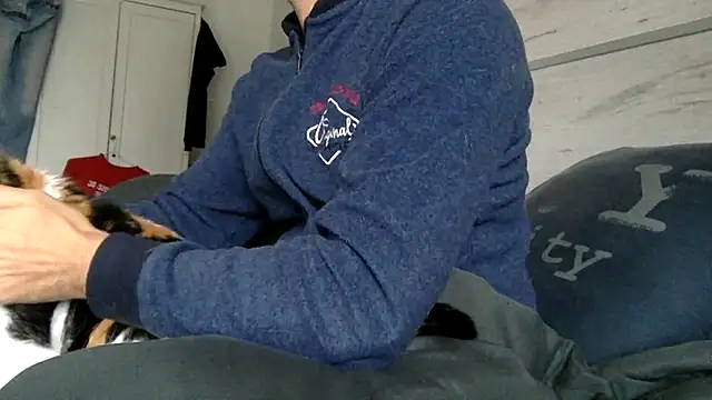 curioushetero online show from 03/21/25, 07:55