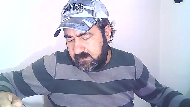 Snapshot of ZYXEL353 chatting on 02/06/25, 01:05 ZYXEL353 online show from 02/06/25, 01:05