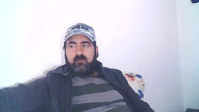 Snapshot of ZYXEL353 chatting on 02/08/25, 09:57 ZYXEL353 online show from 02/08/25, 09:57