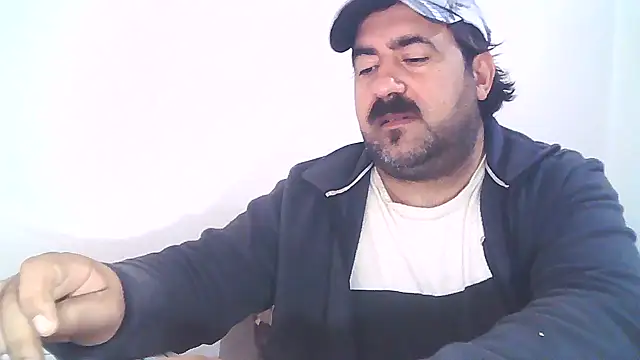 Snapshot of ZYXEL353 chatting on 02/21/25, 09:43 ZYXEL353 online show from 02/21/25, 09:43