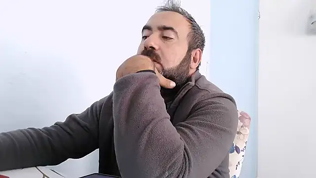 Snapshot of ZYXEL353 chatting on 10/13/25, 12:05 ZYXEL353 online show from 10/13/25, 12:05