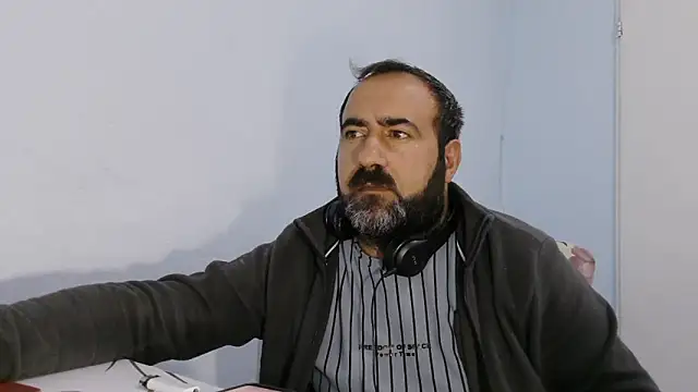 Snapshot of ZYXEL353 chatting on 10/14/25, 02:56 ZYXEL353 online show from 10/14/25, 02:56