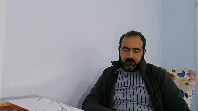 Snapshot of ZYXEL353 chatting on 10/15/25, 01:55 ZYXEL353 online show from 10/15/25, 01:55