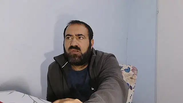 Snapshot of ZYXEL353 chatting on 10/25/25, 11:32 ZYXEL353 online show from 10/25/25, 11:32