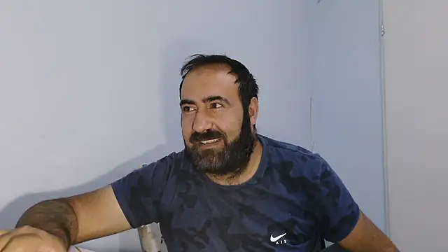 Snapshot of ZYXEL353 chatting on 10/31/25, 01:50 ZYXEL353 online show from 10/31/25, 01:50