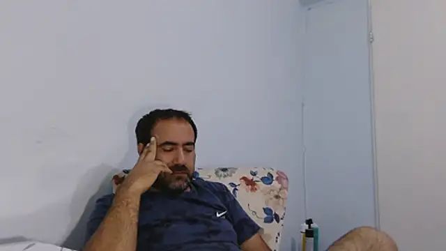 Snapshot of ZYXEL353 chatting on 11/14/25, 01:48 ZYXEL353 online show from 11/14/25, 01:48