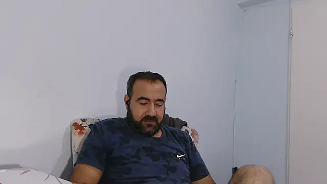 Snapshot of ZYXEL353 chatting on 11/17/25, 11:43 ZYXEL353 online show from 11/17/25, 11:43