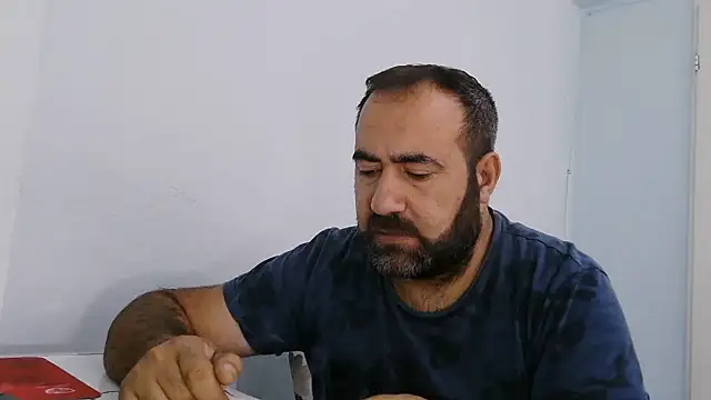 Snapshot of ZYXEL353 chatting on 11/25/25, 01:00 ZYXEL353 online show from 11/25/25, 01:00