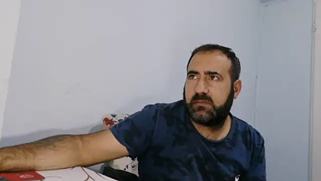 Snapshot of ZYXEL353 chatting on 11/26/25, 01:06 ZYXEL353 online show from 11/26/25, 01:06