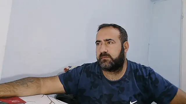 Snapshot of ZYXEL353 chatting on 11/26/25, 11:28 ZYXEL353 online show from 11/26/25, 11:28