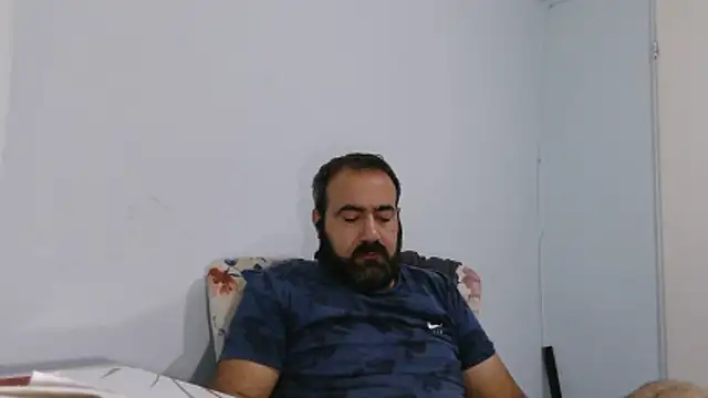 Snapshot of ZYXEL353 chatting on 12/14/25, 01:55 ZYXEL353 online show from 12/14/25, 01:55