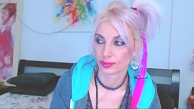 HoneyLara online show from 02/05/25, 12:42