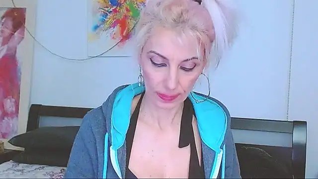 HoneyLara online show from 02/08/25, 05:40