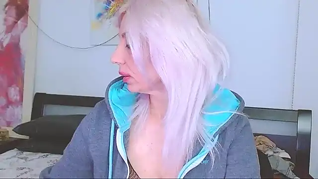 HoneyLara online show from 02/10/25, 12:08