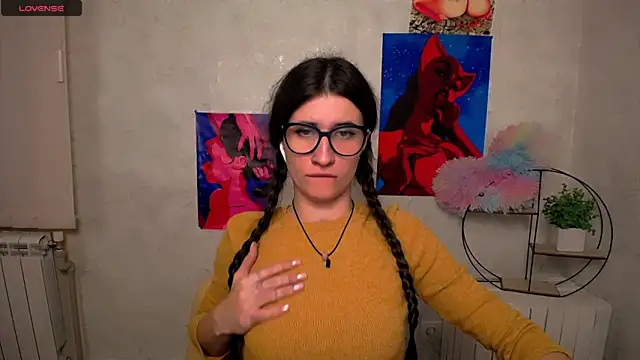 Snapshot of MaryEm976 chatting on 11/12/25, 10:37 MaryEm976 online show from 11/12/25, 10:37