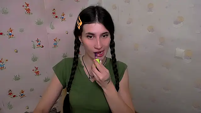 Snapshot of MaryEm976 chatting on 11/29/25, 08:50 MaryEm976 online show from 11/29/25, 08:50