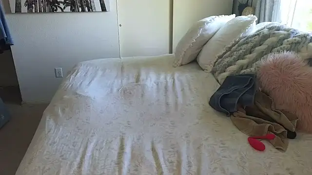 JESS LOVES online show from 05/22/26, 06:24