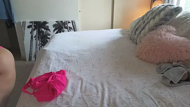 JESS LOVES online show from 06/05/26, 06:24