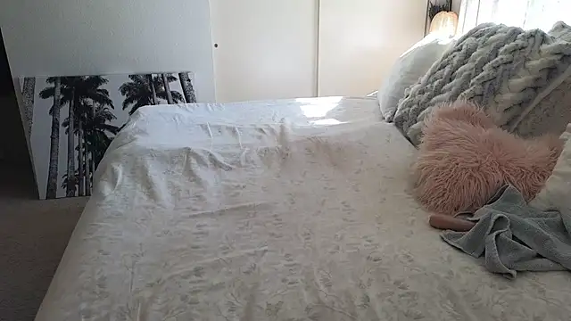 JESS LOVES online show from 06/13/26, 04:05