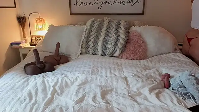 JESS LOVES online show from 07/18/26, 04:11