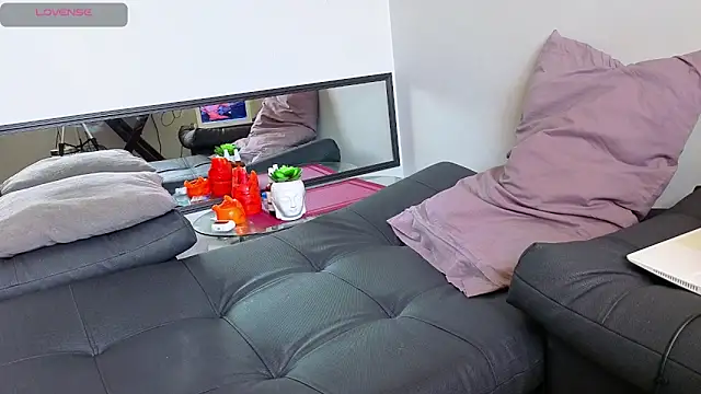 Snapshot of Matiashorney chatting on 10/21/25, 07:25 Matiashorney online show from 10/21/25, 07:25