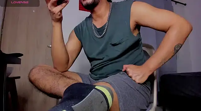 Cloudy pigDude online show from 03/21/25, 09:23