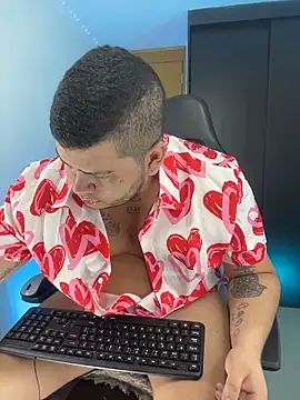 Snapshot of Thomas_chubbyxhot chatting on 11/10/25, 11:04 Thomas chubbyxhot online show from 11/10/25, 11:04