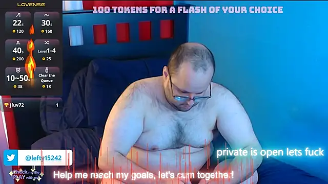 Snapshot of lefty15242 chatting on 10/10/25, 07:13 lefty15242 online show from 10/10/25, 07:13