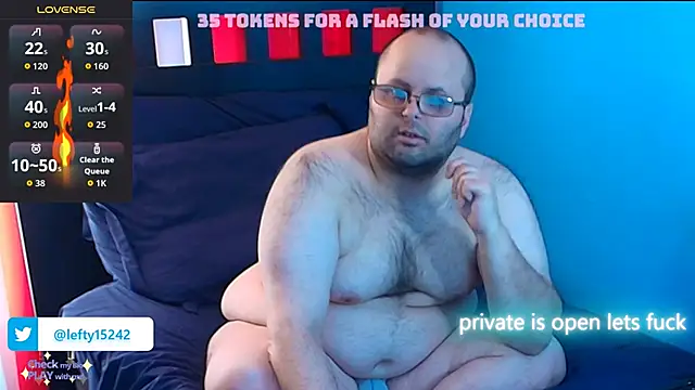 Snapshot of lefty15242 chatting on 10/25/25, 07:30 lefty15242 online show from 10/25/25, 07:30