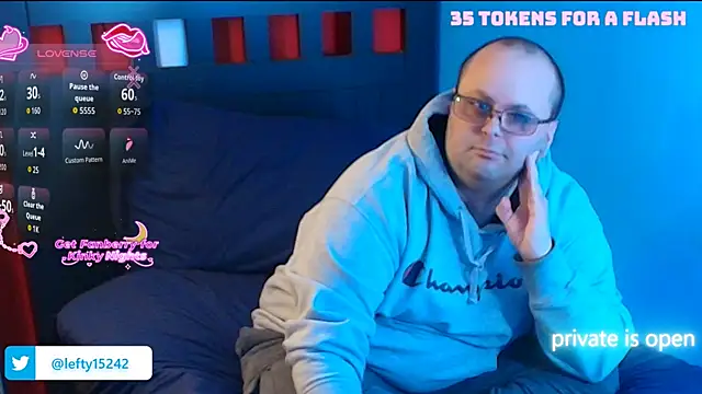 Snapshot of lefty15242 chatting on 11/01/25, 04:58 lefty15242 online show from 11/01/25, 04:58