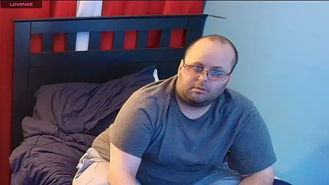 Snapshot of lefty15242 chatting on 11/25/25, 05:40 lefty15242 online show from 11/25/25, 05:40