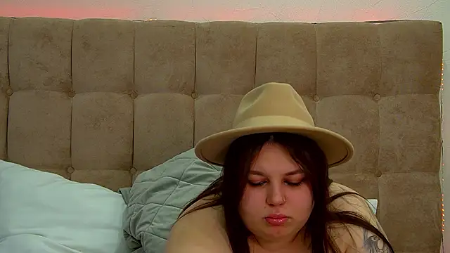 LillianKim online show from 03/07/25, 10:21