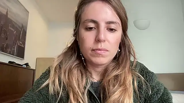 Snapshot of Mollyy998 chatting on 11/19/25, 12:16 Mollyy998 online show from 11/19/25, 12:16