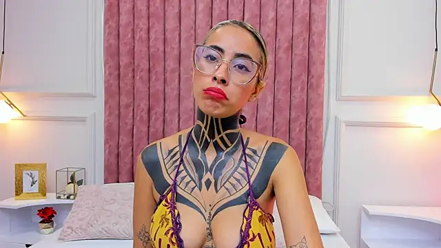 NicoleBlum online show from 12/27/24, 07:57