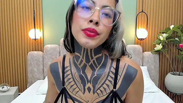 NicoleBlum online show from 03/06/25, 09:31