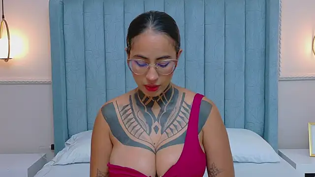 NicoleBlum online show from 05/18/26, 07:31