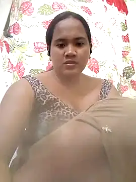 Snapshot of Sexiest_quen chatting on 11/21/25, 06:23 Sexiest quen online show from 11/21/25, 06:23