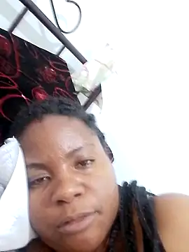 Snapshot of bigtitssxx chatting on 10/01/25, 09:15 bigtitssxx online show from 10/01/25, 09:15