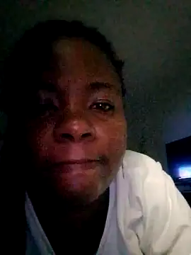 Snapshot of bigtitssxx chatting on 10/01/25, 11:44 bigtitssxx online show from 10/01/25, 11:44