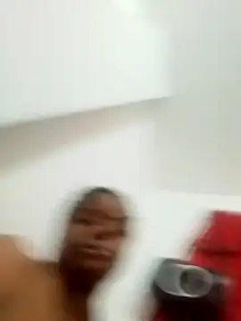 Snapshot of bigtitssxx chatting on 10/24/25, 06:43 bigtitssxx online show from 10/24/25, 06:43