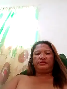 Snapshot of hott_scarlett chatting on 11/22/25, 08:02 hott scarlett online show from 11/22/25, 08:02