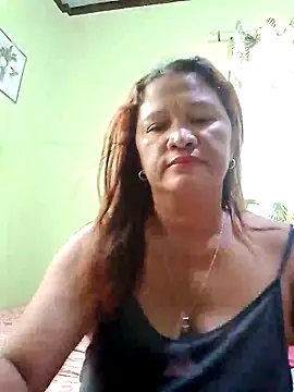 Snapshot of hott_scarlett chatting on 11/30/25, 02:04 hott scarlett online show from 11/30/25, 02:04