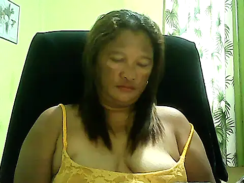 Snapshot of hott_scarlett chatting on 12/04/25, 11:46 hott scarlett online show from 12/04/25, 11:46
