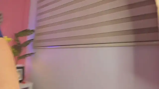 SoySaraa online show from 10/15/25, 06:02