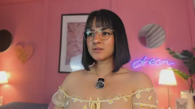 SoySaraa online show from 05/26/26, 06:09