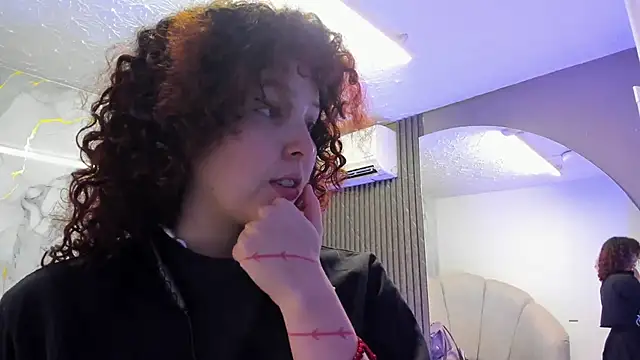 Katemoss70 online show from 10/04/25, 12:36