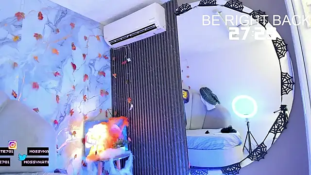 Snapshot of Katemoss70 chatting on 10/29/25, 12:29 Katemoss70 online show from 10/29/25, 12:29