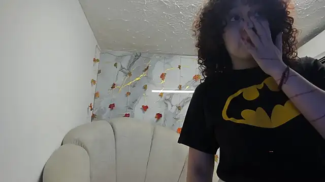 Snapshot of Katemoss70 chatting on 10/30/25, 12:28 Katemoss70 online show from 10/30/25, 12:28