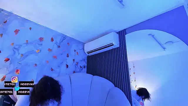 Snapshot of Katemoss70 chatting on 11/07/25, 12:27 Katemoss70 online show from 11/07/25, 12:27